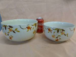 lot 379 image: Vintage Halls Jewel T