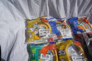 lot 3 image: Large Lot of Brass Craft Brand Gas Appliance Flex Connecting Lines With Everbilt Washer Discharge Hoses