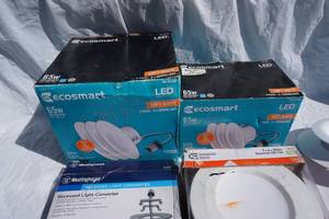 lot 8 image: Ecosmart Brand 3 Pack of 6 Down Lights With Recessed Light Trim