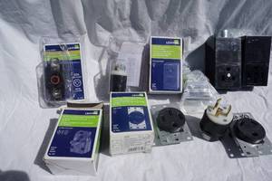 lot 14 image: Lot of Heavy Duty 3 Prong Receptacle Plugs