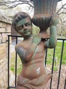 lot 9 image: Iron Garden Urn Statue Planter