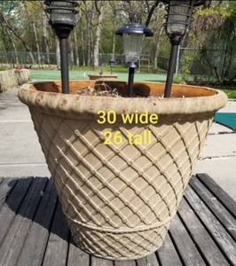 lot 84 image: Large Outdoor Basketweave Planter