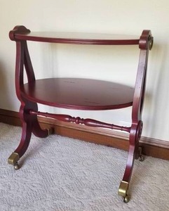 lot 22 image: Imari Red Sherrill CTH Occasional Oval Side Table