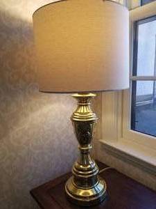 lot 41 image: Heavy Brass Ornate Table Lamp