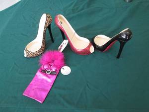 lot 106 image: 3 pc. Wine Caddy Collection (Wild E...