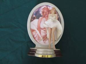 lot 158 image: Marilyn Monroe (The Bradford Exchan...