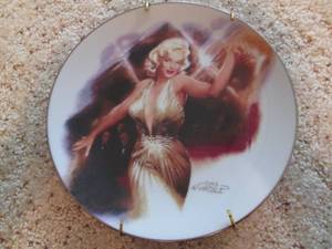 lot 10 image: Marilyn Monroe (The Bradford Exchan...