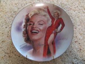 lot 17 image: Marilyn Monroe (The Bradford Exchan...