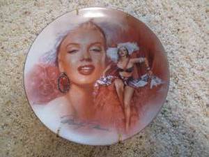 lot 19 image: Marilyn Monroe (The Bradford Exchan...