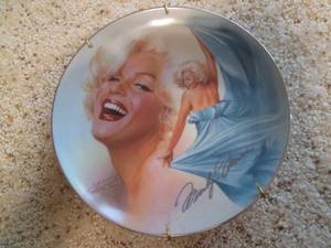 lot 20 image: Marilyn Monroe (The Bradford Exchan...