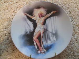 lot 27 image: Marilyn Monroe (The Bradford Exchan...