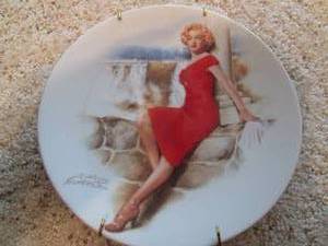 lot 28 image: Marilyn Monroe (The Bradford Exchan...