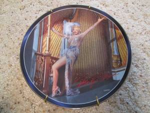 lot 44 image: Marilyn Monroe (The Bradford Exchan...