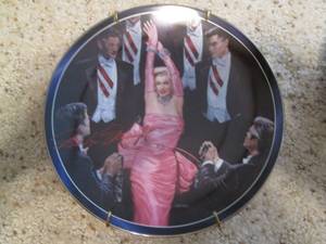 lot 47 image: Marilyn Monroe (The Bradford Exchan...