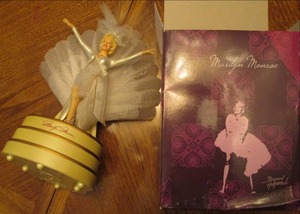 lot 80 image: Musical Figure of Marilyn Monroe U...