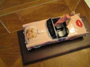 lot 86 image: Marilyn Monroe Collectable Decal Ma...