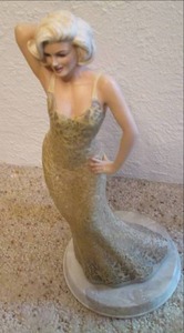 lot 98 image: Marilyn Monroe The Franklin Mint Co...