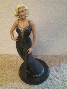 lot 101 image: Marilyn Monroe The Franklin Mint Co...