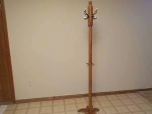 lot 5 image: Oak Hall Tree...