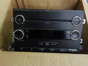 lot 25 image: Radio for Vehicle...