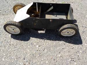lot 3 image: Car Dcor 26 x 13 Metal with Tires...