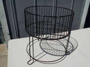 lot 36 image: Round Wire Basket Stand 18 tall 17...