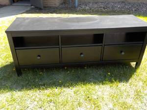 lot 59 image: TV Stand 58 x 16 x 22...
