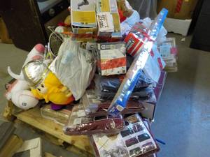 lot 69 image: Pallet Lot of Unclaimed Items- see ...