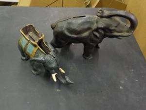 lot 7 image: 2 Cast Iron Elephants...