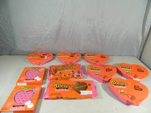 lot 153 image: New Assortment of Reeses Candy