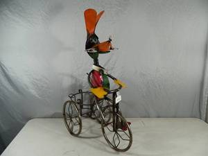lot 5 image: New Recycled Metal Garden Art