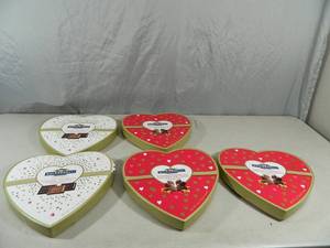 lot 16 image: 5 New Large Hearts of Ghirardelli Chocolates