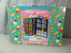 lot 20 image: New Crayola 140 Piece Art Set