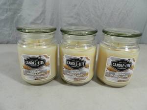 lot 23 image: 3 New 18 oz CandleLite Candles