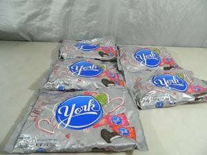 lot 91 image: 5 New Bags of York Peppermint Patties