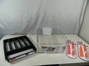 lot 98 image: New Kitchen Items