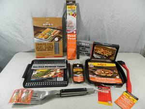 lot 100 image: New BBQ Items