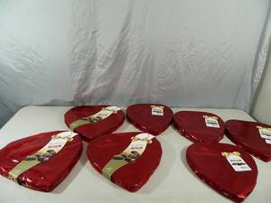 lot 123 image: 7 New Large Russell Stover Hearts of Chocolates