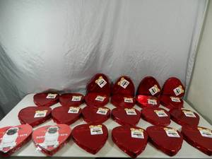 lot 143 image: 22 New Medium Sized Russell Stover Assorted Chocolates