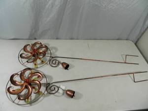 lot 149 image: New Garden Wind Spinners