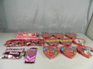 lot 152 image: Candy Assortment