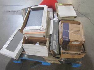 lot 241 image: WHOLESALE MIXED PALLET OF MISCELLANEOUS TILE