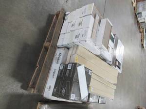 lot 246 image: WHOLESALE MIXED PALLET OF MISCELLANEOUS FLOORING