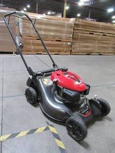 lot 19 image: Honda 21 in. 3-in-1 Variable Speed Gas Walk Behind Self Propelled Lawn Mower HRN216VKA - Missing Blade - USED.