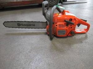 lot 28 image: Husqvarna 440 18-in 40.9-cc 2-Cycle Gas Chainsaw, 967650901 - RUNS ROUGH