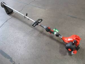 lot 36 image: ECHO Pro Attachment Series 2-Cycle 21.2cc 17 in. Shaft Gas Trimmer, PAS-225SB - ISSUES IN SHAFT, Head wont spin.