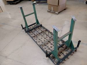 lot 20 image: 68 x 24 Skate Conveyor...