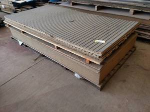 lot 120 image: 4x 8 Slat Board & Approx. (24) 4...