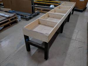 lot 324 image: Waiting Bench, 11x21x24...