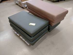 lot 336 image: 43 x 36 Booth Cushions...